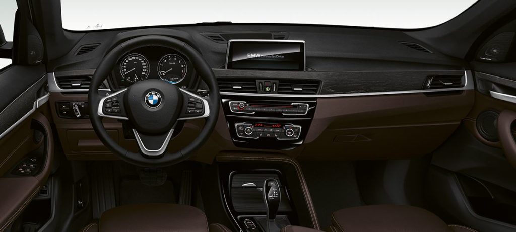新型BMWX1内装画像